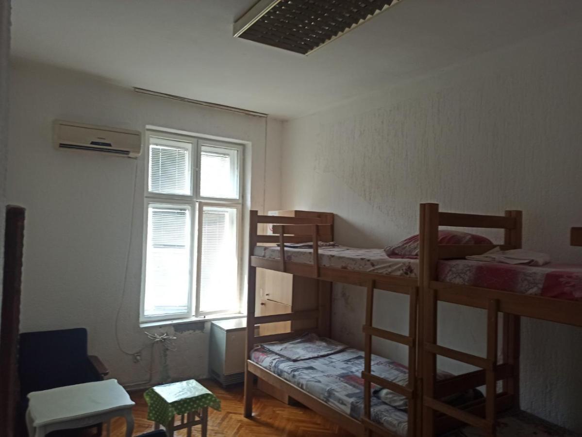 Hostel Yolo Beograd Ngoại thất bức ảnh