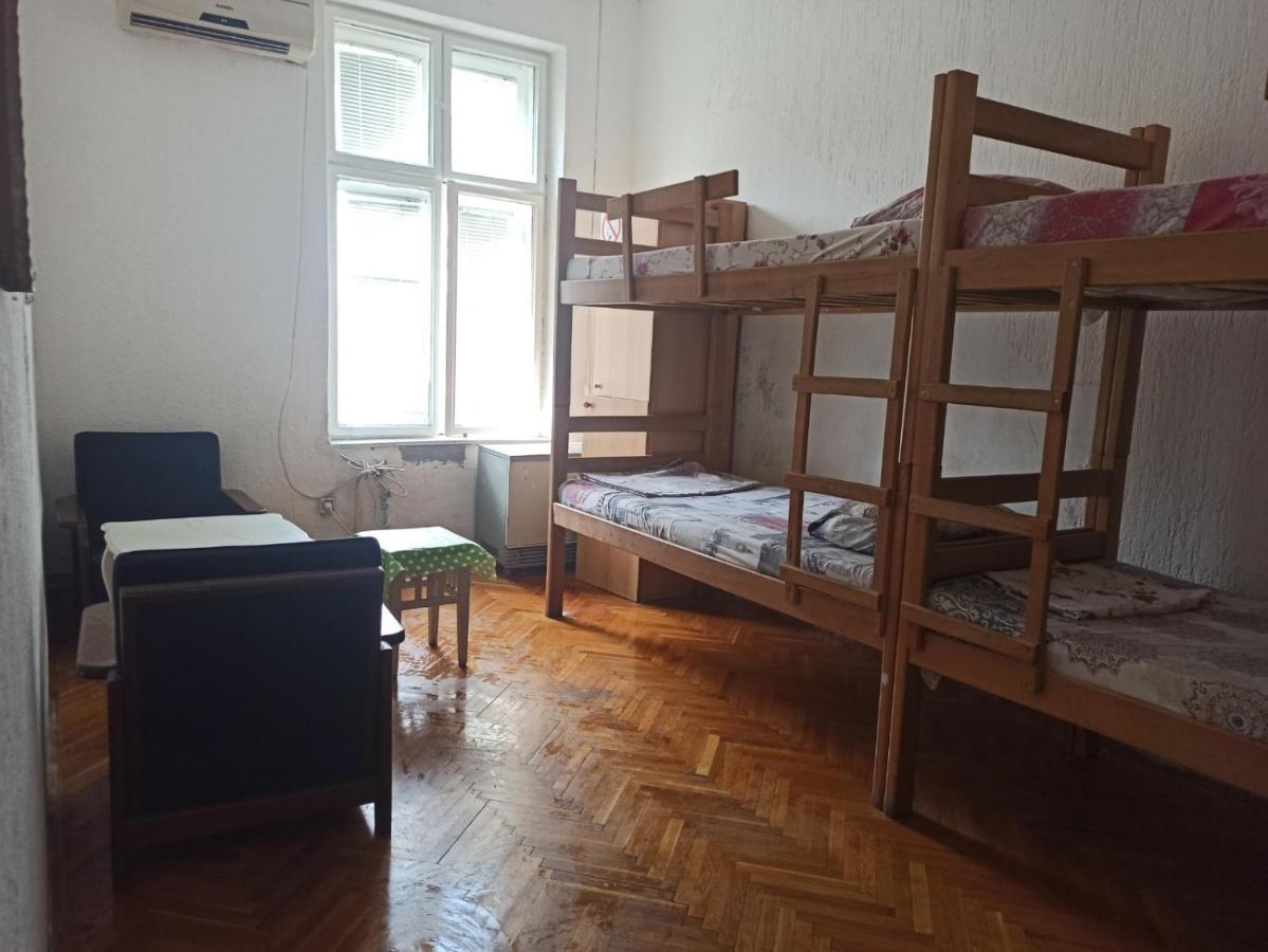 Hostel Yolo Beograd Ngoại thất bức ảnh