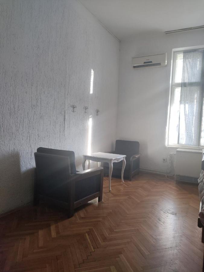 Hostel Yolo Beograd Ngoại thất bức ảnh