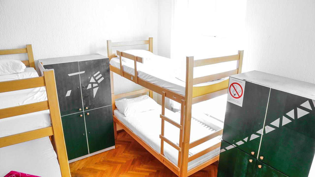 Hostel Yolo Beograd Ngoại thất bức ảnh