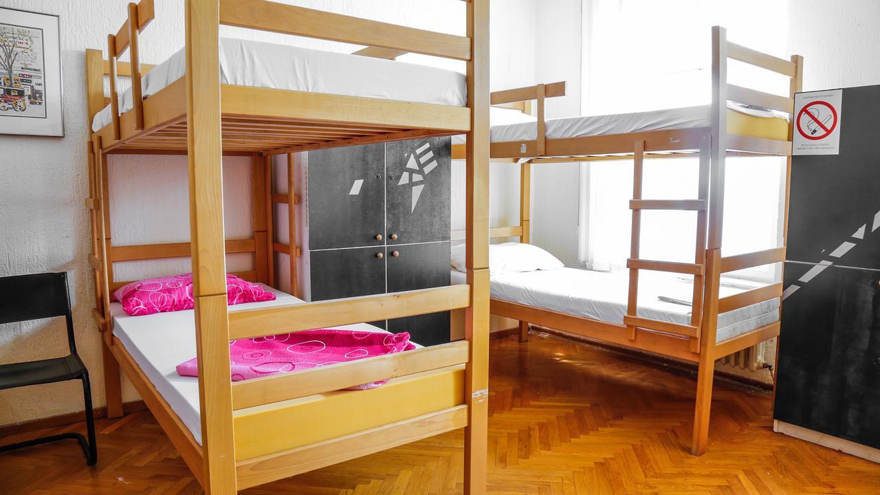 Hostel Yolo Beograd Ngoại thất bức ảnh